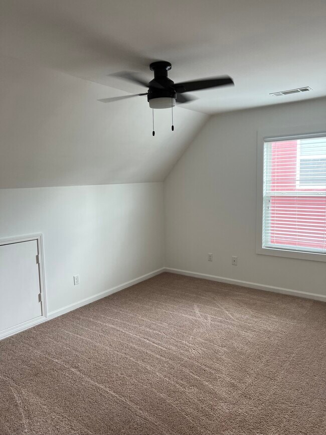 Building Photo - 242 Katydid Dr