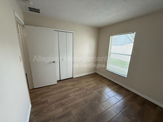 Building Photo - 2362 Harbor Town Dr