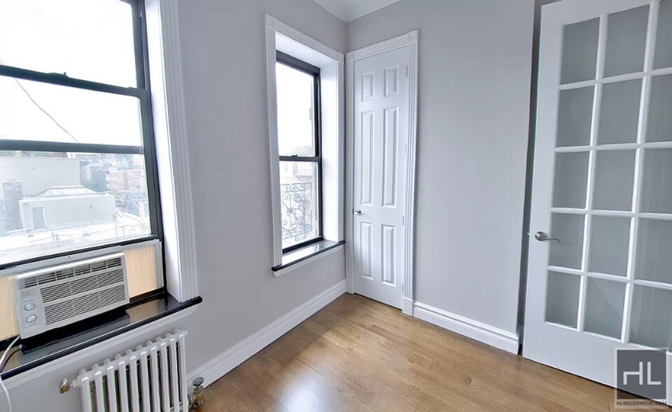 Building Photo - E 3RD ST.