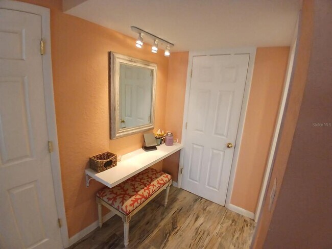 Building Photo - 10350 Imperial Point Dr W