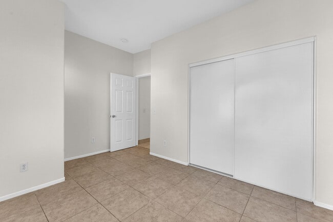 Building Photo - 83107 Greenbrier Dr