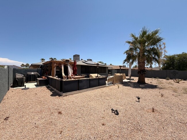 Building Photo - 13139 W Seville Dr