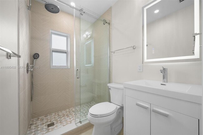 Building Photo - 1617 Washington St