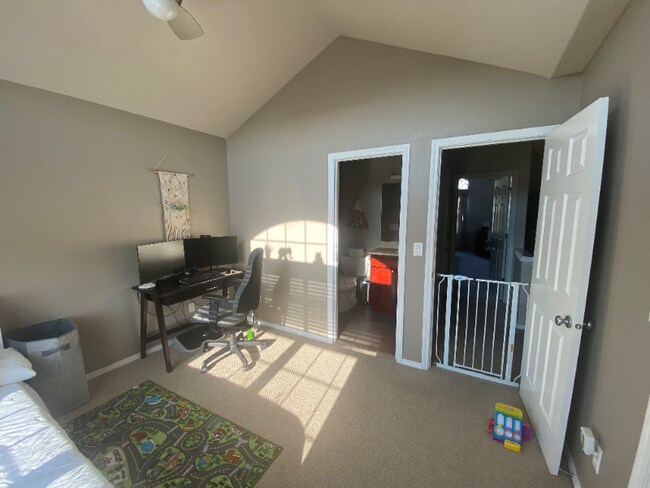 Building Photo - 15491 Brianne Ct