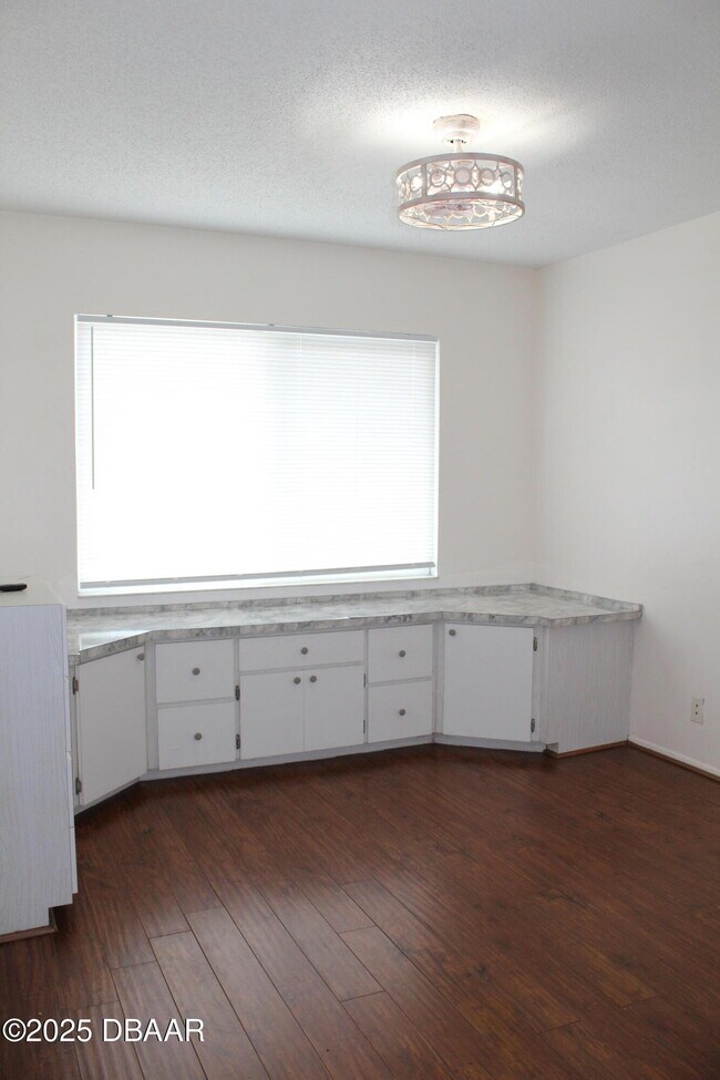 Building Photo - 903 W Millard Ct