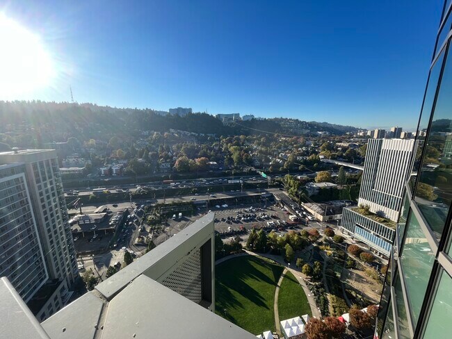 wrap around balcony 3 - 3601 S River Pky