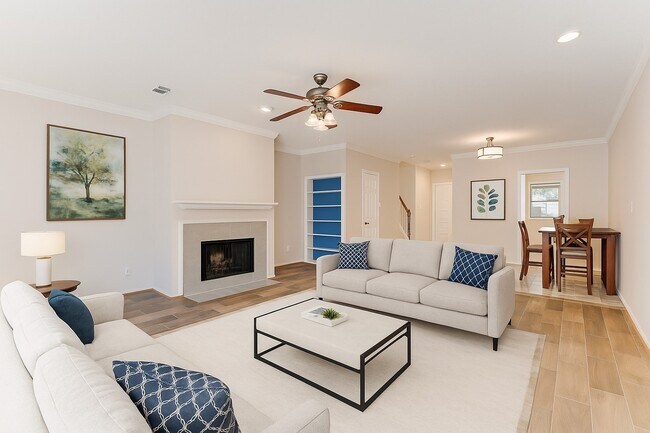 Building Photo - 1039 Fountain View Dr