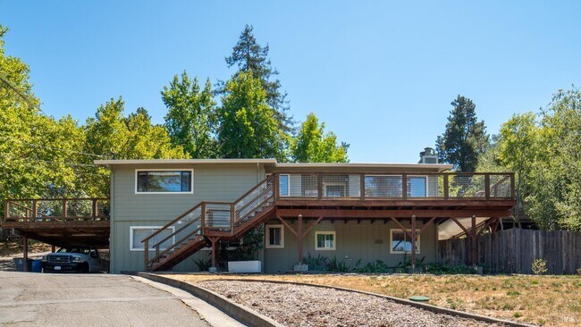 Building Photo - 6131 Batesole Dr