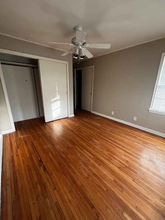 Building Photo - 3505 S Knoxville Ave