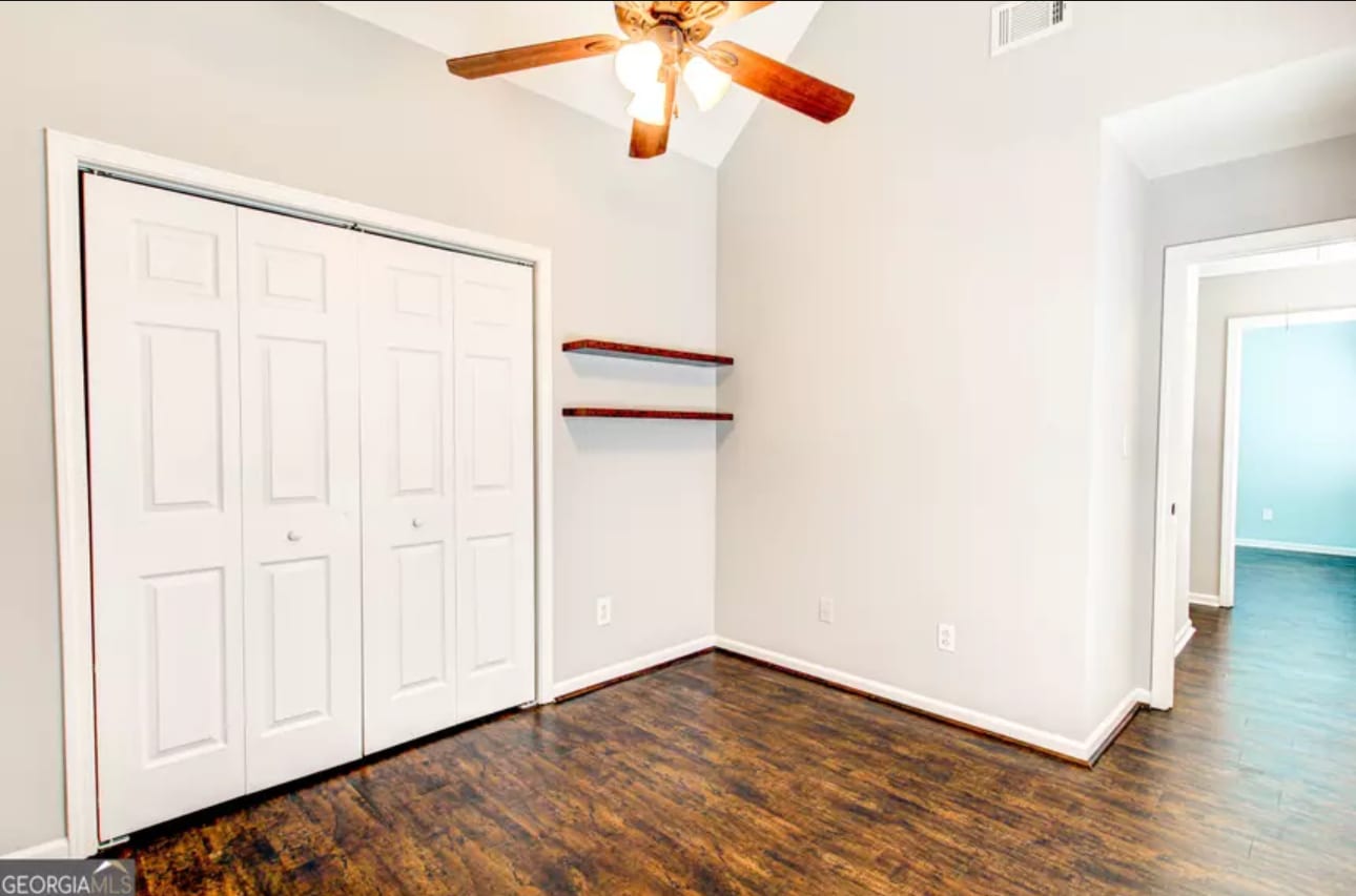 Building Photo - 513 N Fairfield Dr