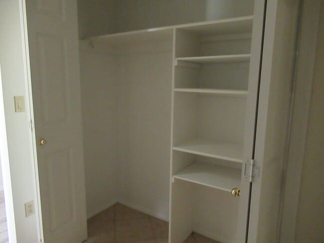 Building Photo - Single Level Townhome in Scottsdale!