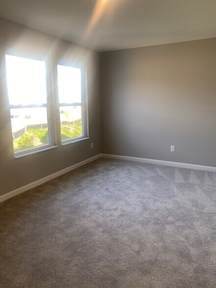 Second Bedroom - 183 Lockheed Dr