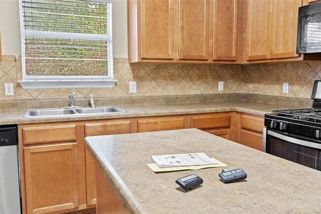 Building Photo - 2101 Rachel Ln