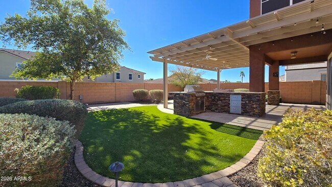 Building Photo - 29411 W Weldon Ave