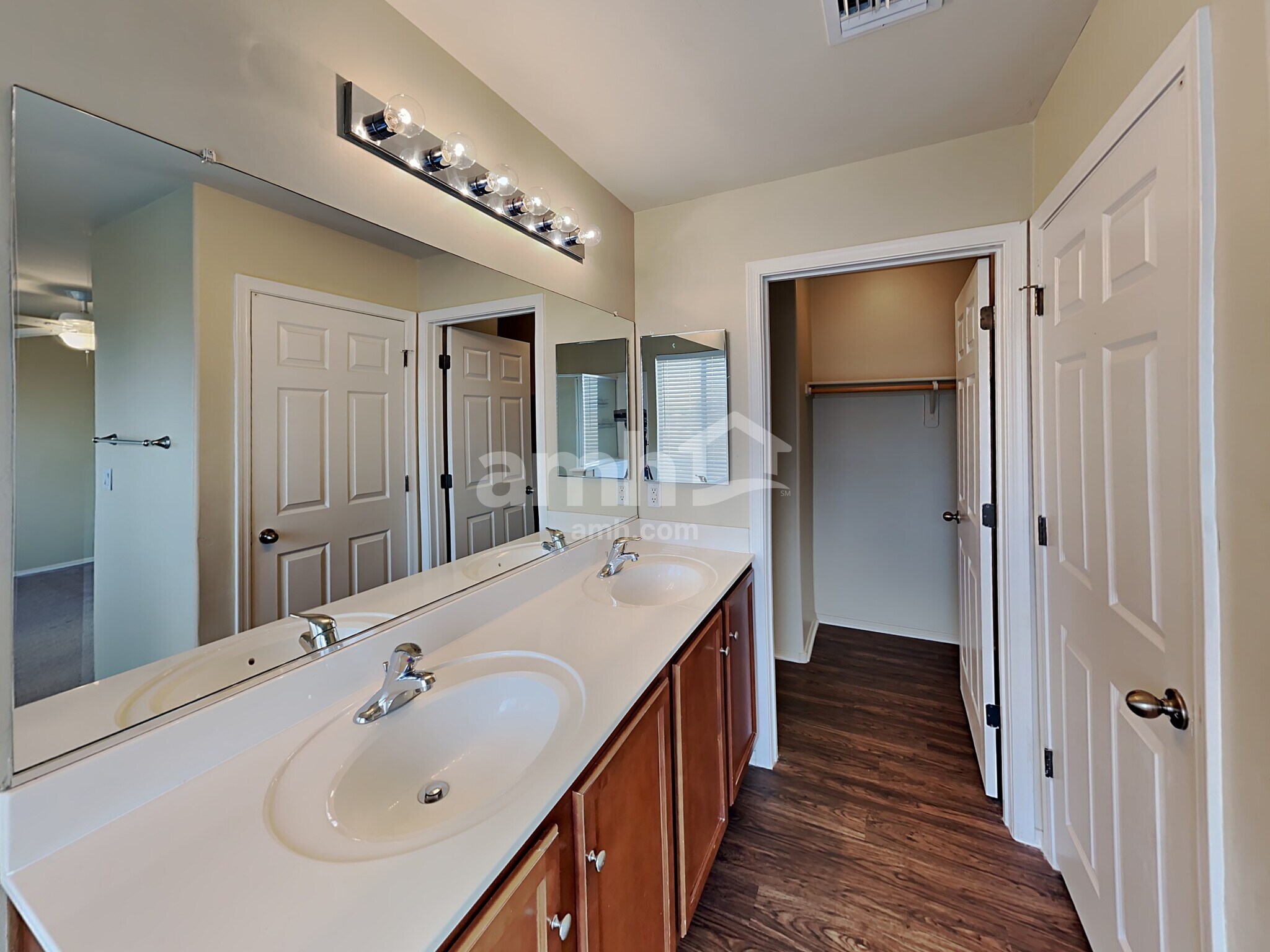 Building Photo - 12951 N Fox Hollow Dr