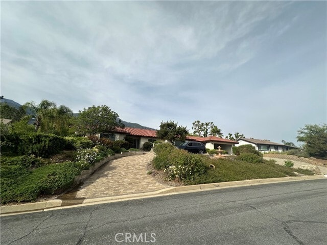 Building Photo - 9388 Valley View St