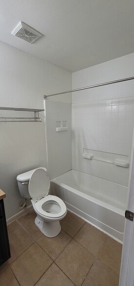 Bath - 23352 High Point St