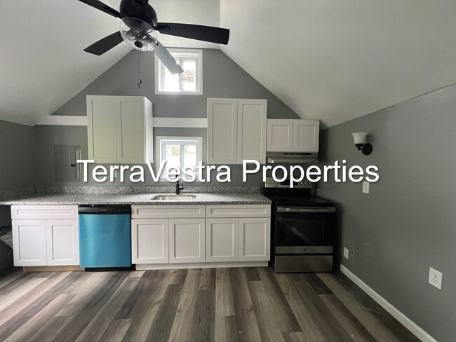 Building Photo - 3 Bed in Williamstown! Eligible for $500 S...