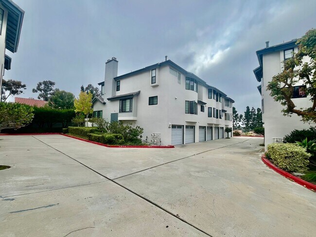 Building Photo - Beautiful 2bd/2bath townhome in Cambridge Terrace Community.