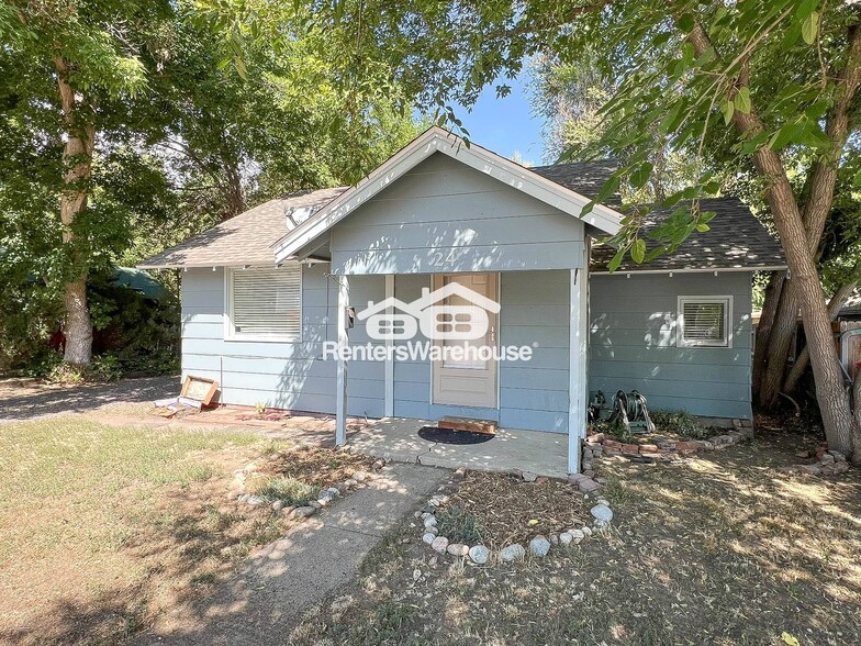 Primary Photo - 24 E 5th Ave