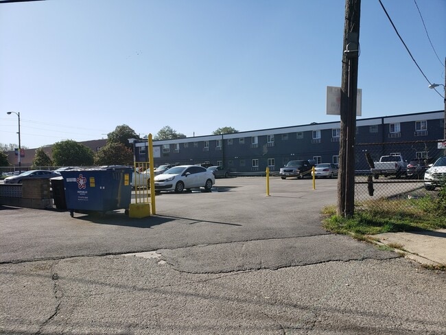 Building Photo - 4858 S Springfield Ave