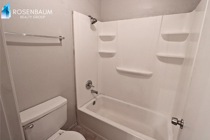 Building Photo - 410 E 9th Ave