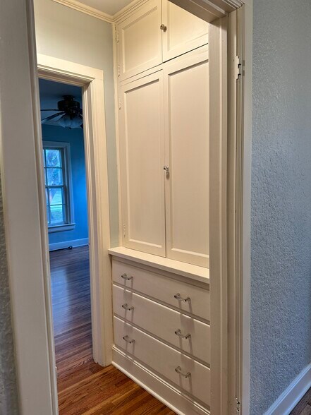 Building Photo - 3134 E 17th St