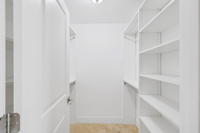 Building Photo - 1386 S Atlantic Dr