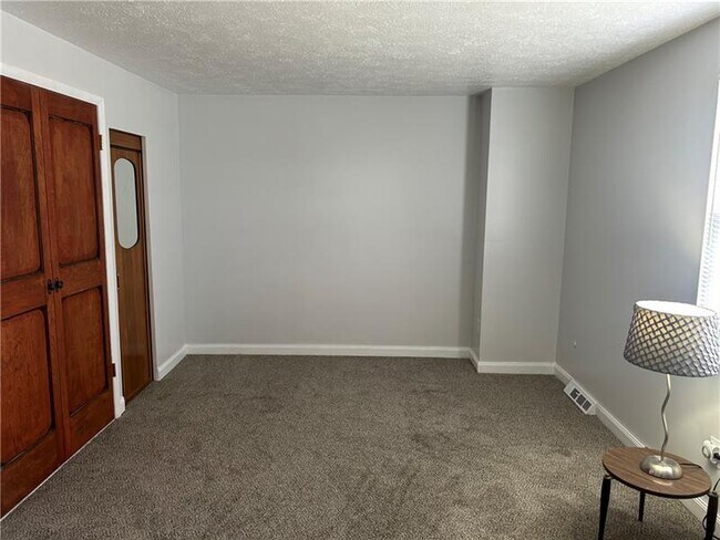 Building Photo - 5046 Harvest Ln