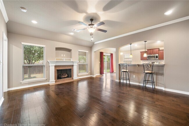 Building Photo - 6305 S 44th Pl