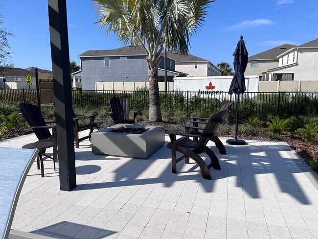 Building Photo - Beautiful 3 bedroom, 2.5 bathroom, 1 car garage townhouse for rent in Lutz!