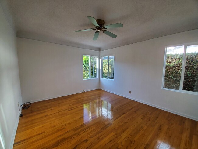 Building Photo - 2937 Virginia Ave