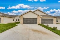 Building Photo - Auburn Villas 3 Bedroom Molly Floor plan