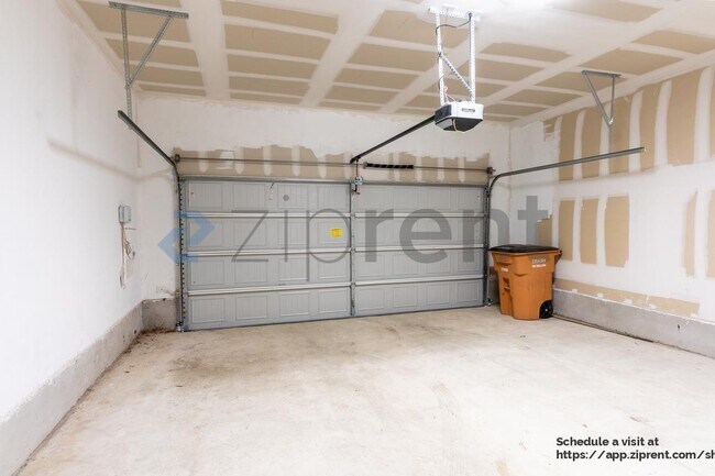 Building Photo - 7603 Elk Grove Path