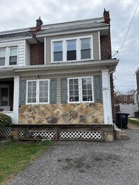 Building Photo - 223 W 23rd St