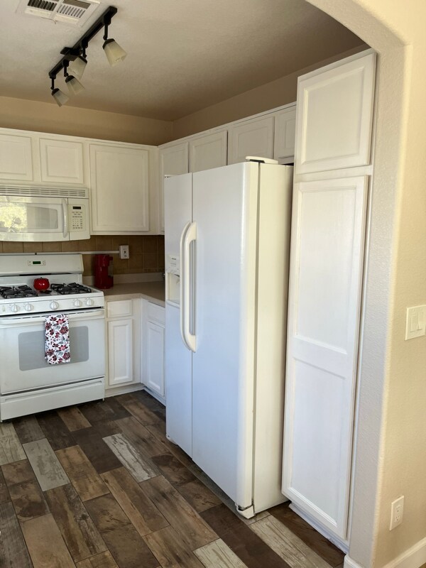 Building Photo - 10484 Beautiful Fruit St