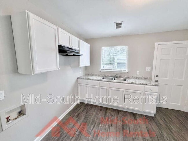 Building Photo - 3389 Cypress Rd