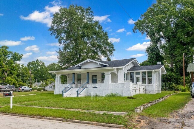 Building Photo - 113 Brawley St