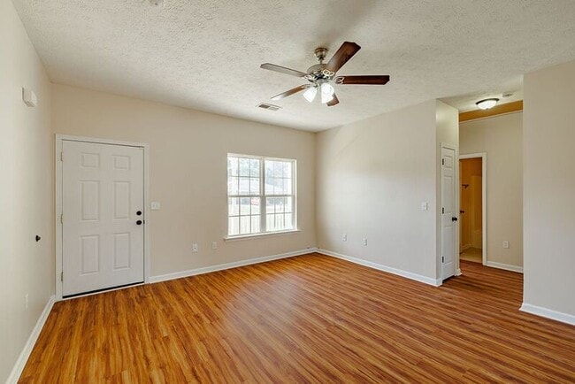 Building Photo - 507 Dove Way