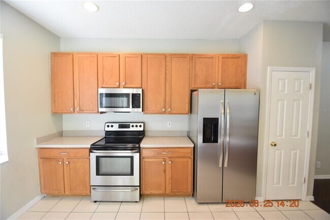 Building Photo - 556 Black Lion Dr NE
