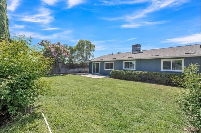 Building Photo - 15 Sunborg Ct