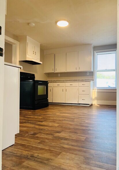 Building Photo - 912 Culverton Rd