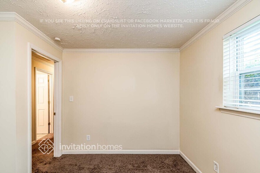 Building Photo - 2048 Buffalo Way