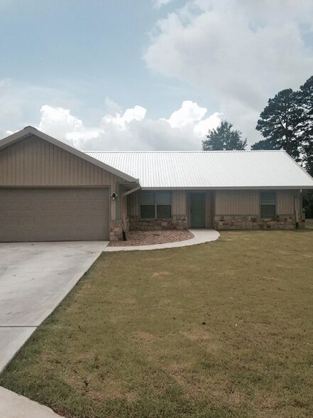 Primary Photo - 1412 Eden Dr