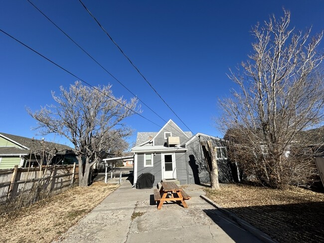 Building Photo - 1227 Rood Ave