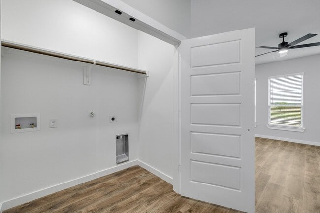 Building Photo - AVAILABLE NOW! LUXURIOUS DUPLEX LOCATED ON 1-ACRE LOT IN MIDLOTHIAN, TX!