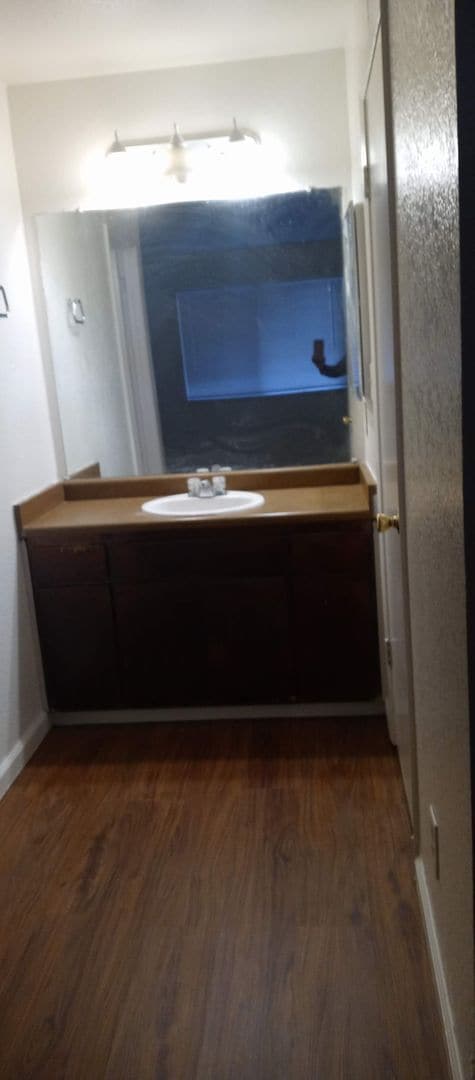 Building Photo - Affordable Home With Large Back Yard