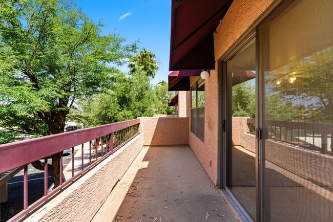 Building Photo - Beautiful 2-bedroom, 2-bath condo in the highly desirable Quail Run community!