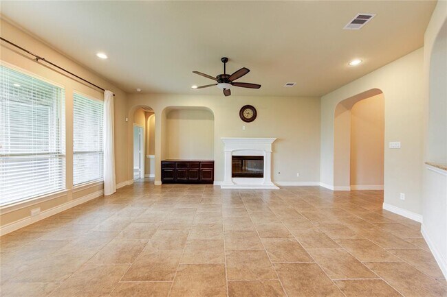 Building Photo - 23911 Milazzo Dr
