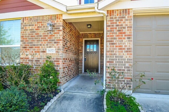 Building Photo - 16323 Brookside Willow Ln